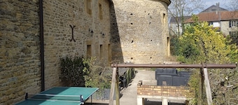 Large gîte with indoor swimming pool