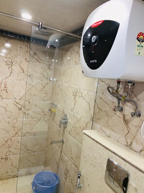 Super Deluxe Room | Bathroom amenities