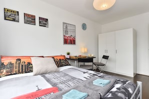 Double Room 09 - near Tower of London & Shoreditch