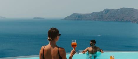 Piscine extérieure (ouverte en saison), cabanons gratuits