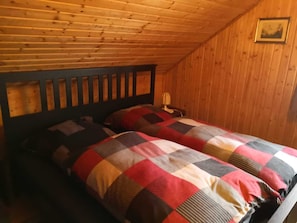 3 chambres, fer et planche à repasser, Wi-Fi gratuit, draps fournis