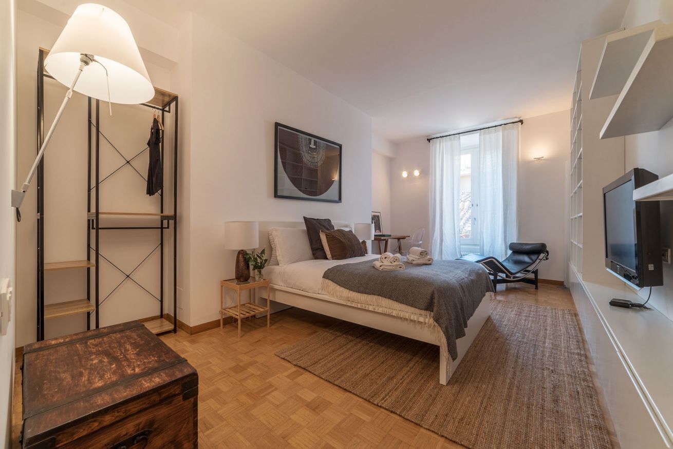 8 habitaciones, tabla de planchar con plancha, wifi y ropa de cama 