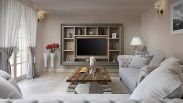 Villa | Living room | Flat-screen TV