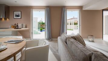 Villa, eigener Pool | 3 Schlafzimmer, Schreibtisch, Bügeleisen/Bügelbrett, kostenloses WLAN