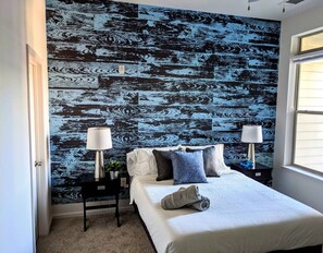 1 habitación, escritorio, tabla de planchar con plancha y wifi