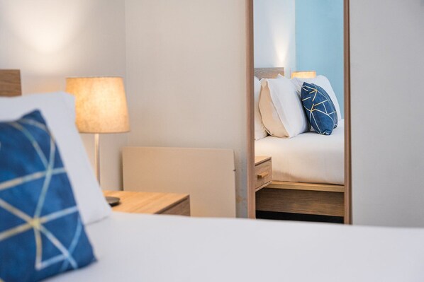 1 chambre, bureau, accès Internet, draps fournis