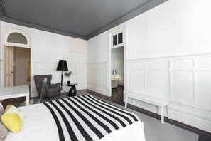1 bedroom, desk, Internet, bed sheets