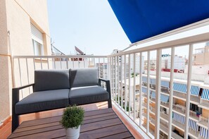 Property grounds - Cozy with mediterranean style, a few meters from the beach. A / C and free wifi. Terrace with sea views (Playa de Gandía)