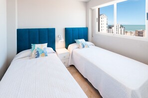 2 slaapkamers, een kluis op de kamer, een strijkplank/strijkijzer