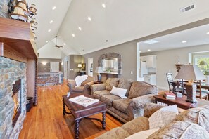 Smart-TV, peis, videospill og DVD-spiller