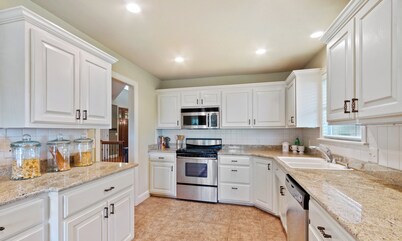 Ozark Mountain Lakehouse • Scenic Lake Views • Trails & Private Dock