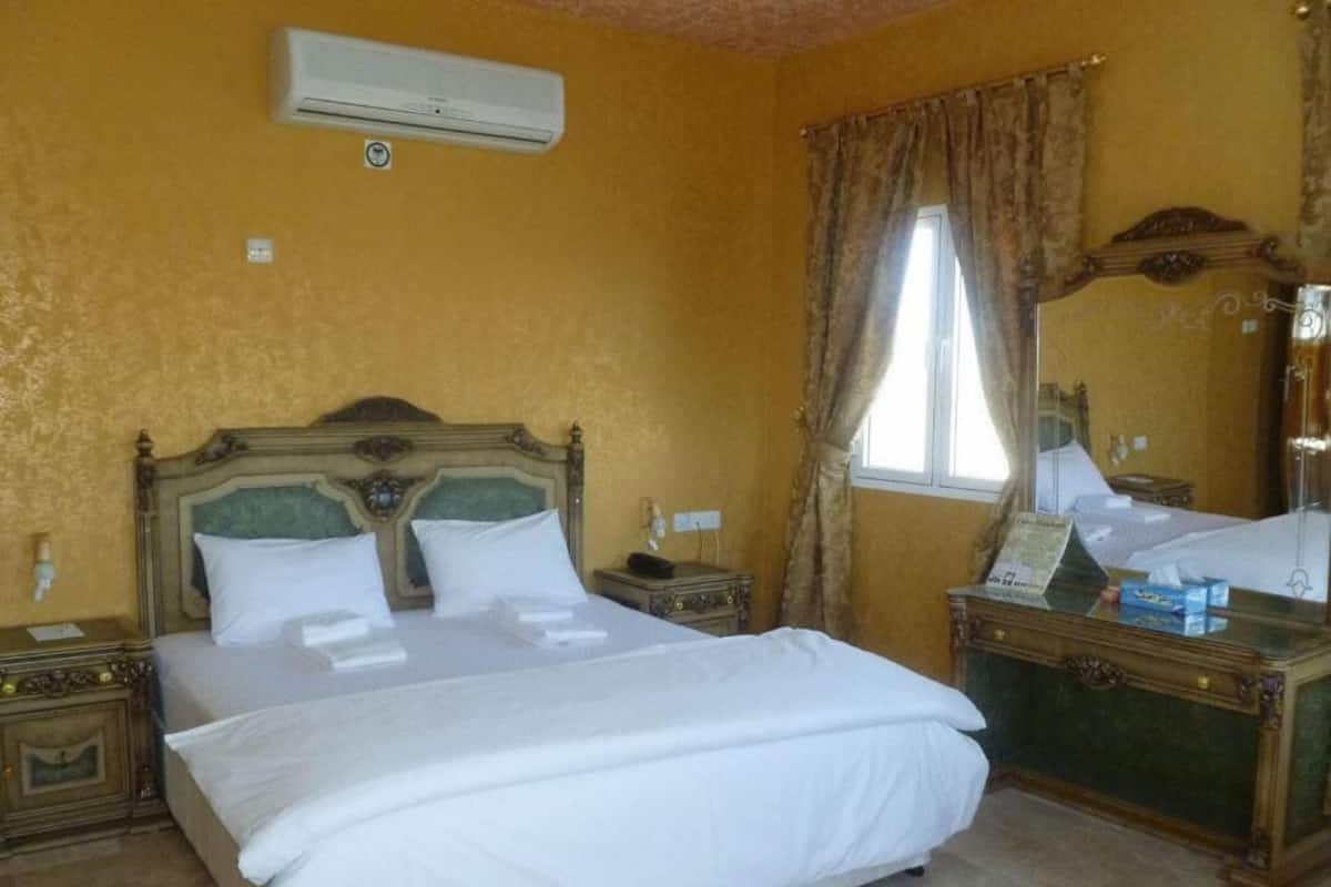 Suite | 1 bedroom, iron/ironing board, free WiFi, bed sheets