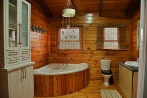 Cabin | Bathroom
