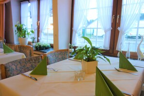 Dining - Hotel-Restaurant Zum Musikalischen Wirt (Lindlar)