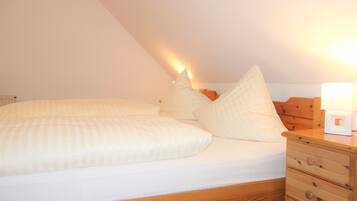 Standard Double Room | Free WiFi, bed sheets