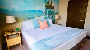 1 bedroom, desk, iron/ironing board, WiFi