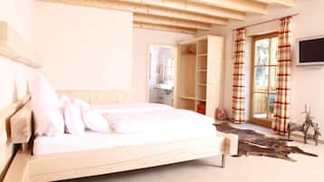 Double Room | Hypo-allergenic bedding, in-room safe, individually decorated