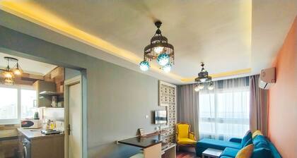 Ylellinen apt Alexandrian keskustassa, merinäköala, ostosmahdollisuuksia ja ravintoloita ympäri