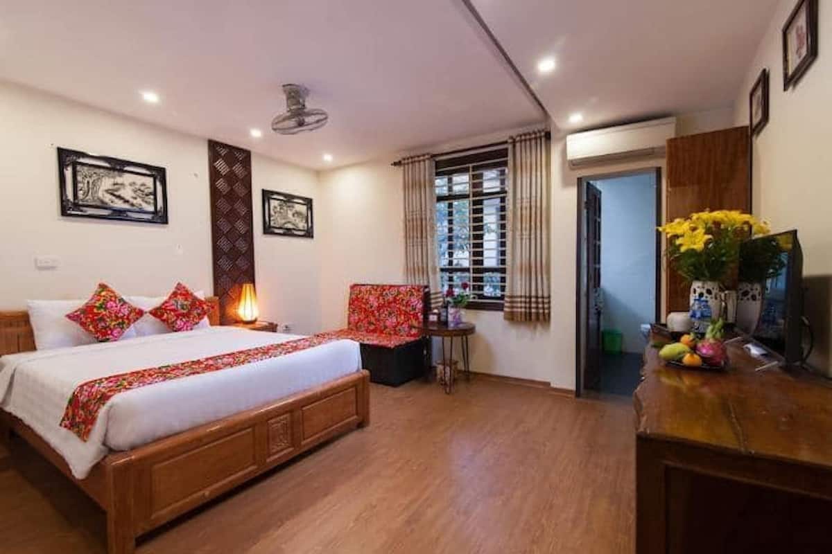 Deluxe Double Room | In-room safe, desk, blackout drapes, free WiFi