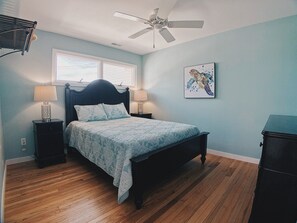 3 bedrooms, desk, iron/ironing board, free WiFi
