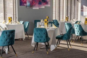 Restaurant - Best Western The Plough Hotel (Northampton)