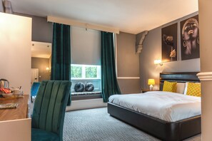 Premium bedding, individually decorated, individually furnished, desk - Best Western The Plough Hotel (Northampton)