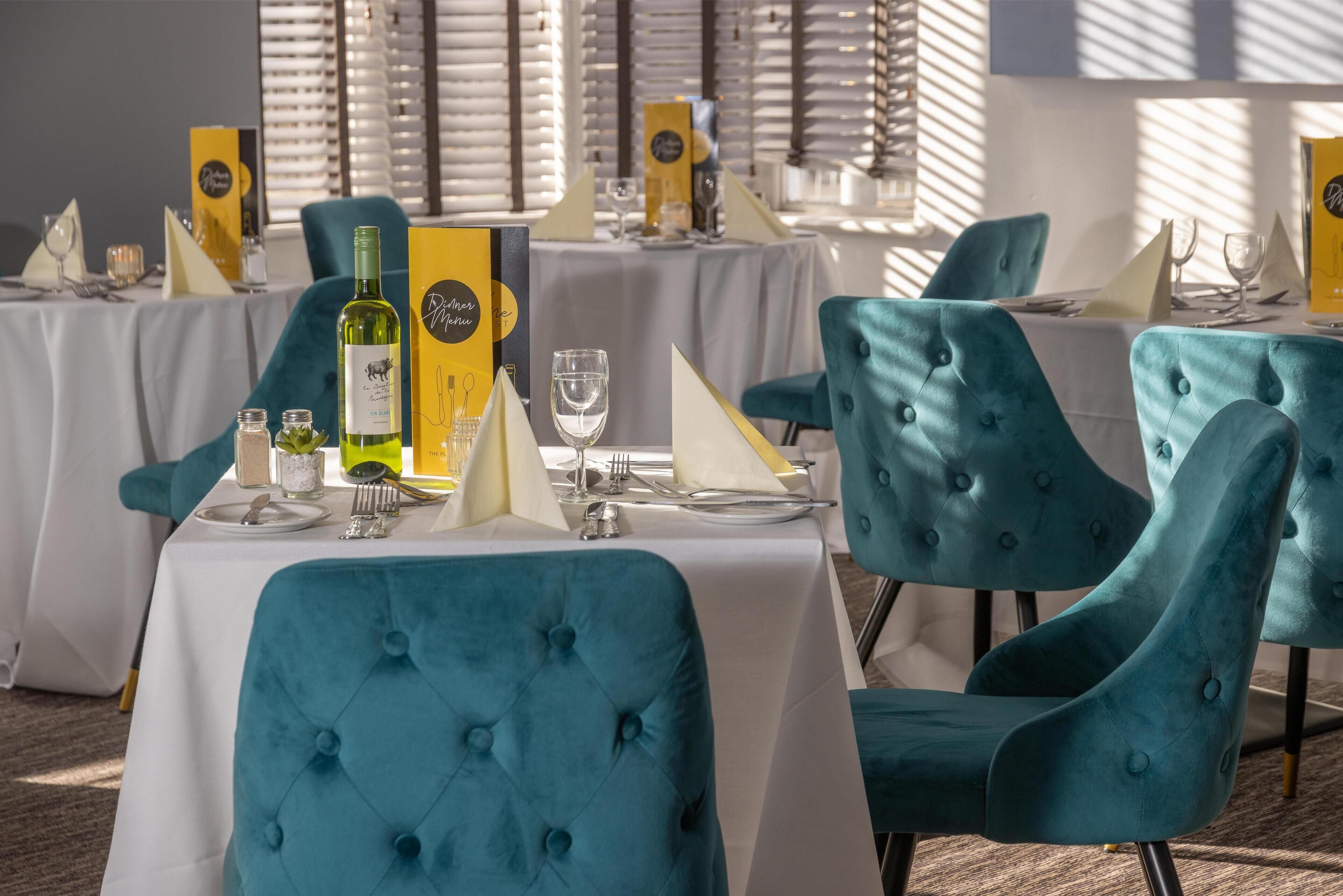 Daily full breakfast (GBP 10.00 per person)