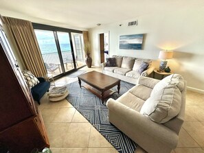 TV - Beach front condo with amazing views! 6-Seater Golf Cart included! 4075 BS1 (Miramar Beach)