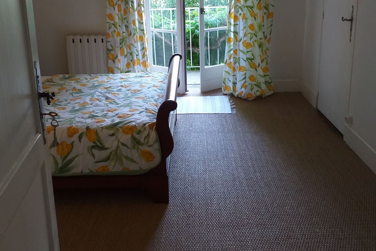 Superior Suite, Balcony | 1 bilik tidur, peralatan tempat tidur premium, dihias secara berasingan