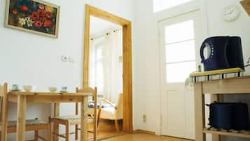 2 bedrooms, desk, free WiFi, bed sheets