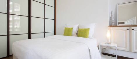 1 غرفة نوم ومكواة/لوح كي وواي فاي وملاءات أسرّة