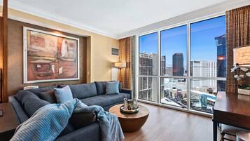 テレビ、書斎 / ワークスペース