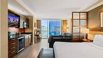 2 bedrooms, desk, iron/ironing board, WiFi