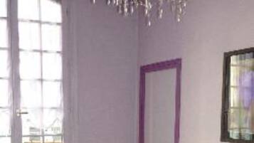 Kamar | Didekorasi berbeda-beda dan dilengkapi dengan perabotan berbeda-beda