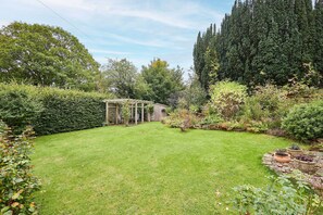 Property grounds - Host & Stay | Rosella Cottage (North Yorkshire)