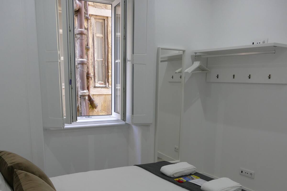 Kamar Double Standar, kamar mandi umum (Igreja da Sé) | Wi-Fi gratis