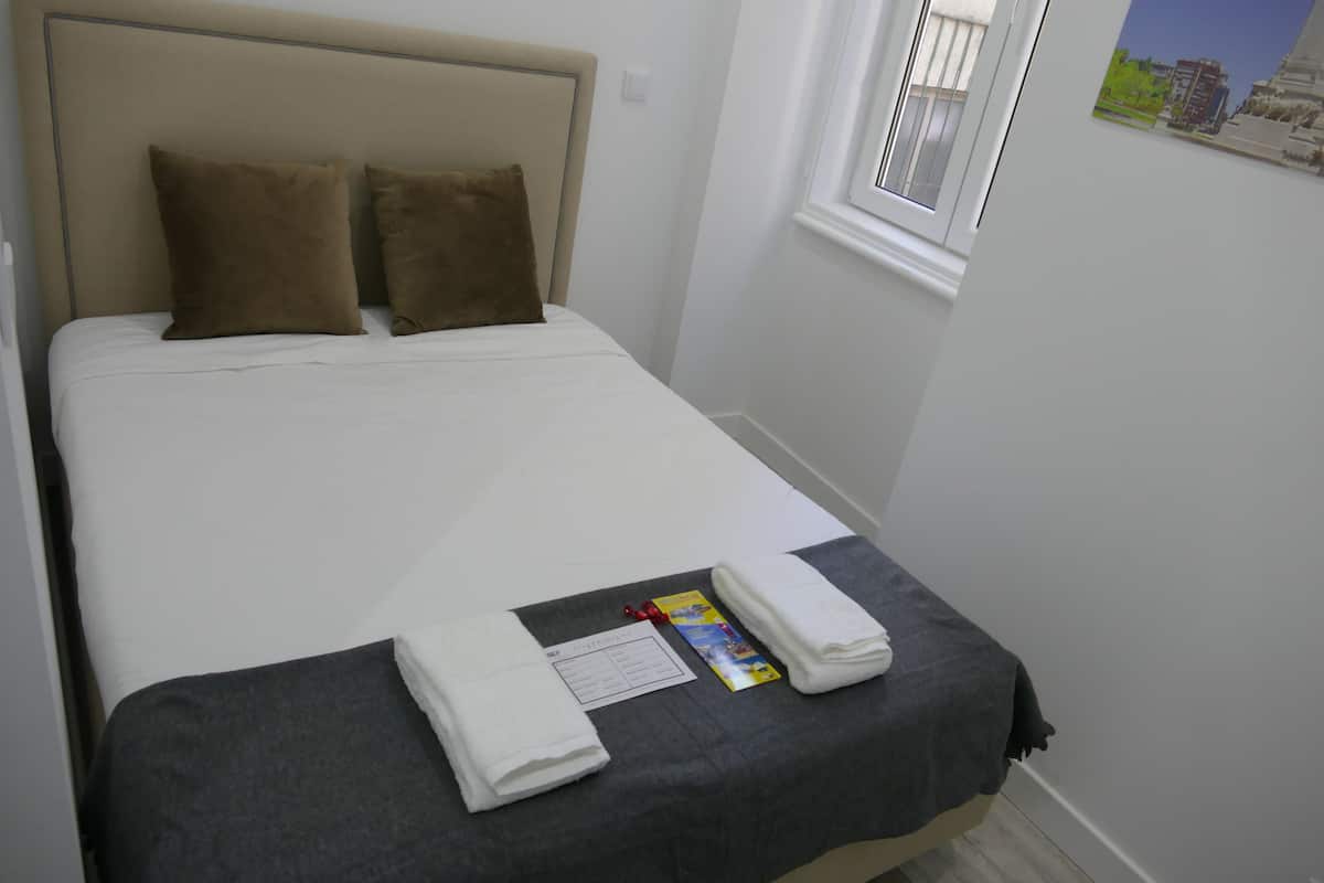 Kamar Double Standar, kamar mandi umum (Ponte 25 de Abril) | Wi-Fi gratis