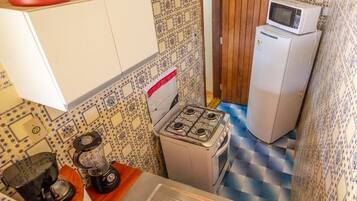 KylskÄp, mikrovÄgsugn, ugn och spishÀll