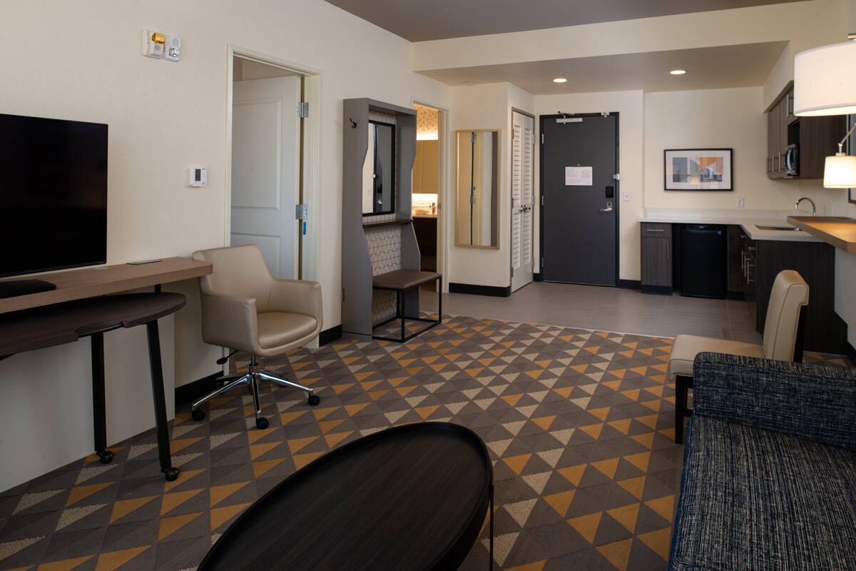 1 bedroom, desk, laptop workspace, blackout curtains