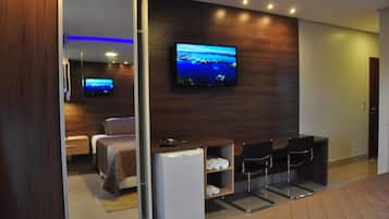 Minibar, soundproofing, free WiFi, bed sheets