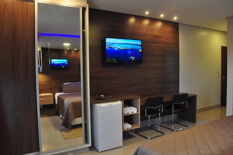 Minibar, soundproofing, free WiFi, bed sheets. Kamur Plaza Hotel