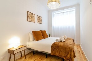 1 chambre, bureau, accès à Internet, literie fournie