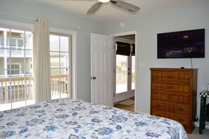 4 bedrooms, bed sheets