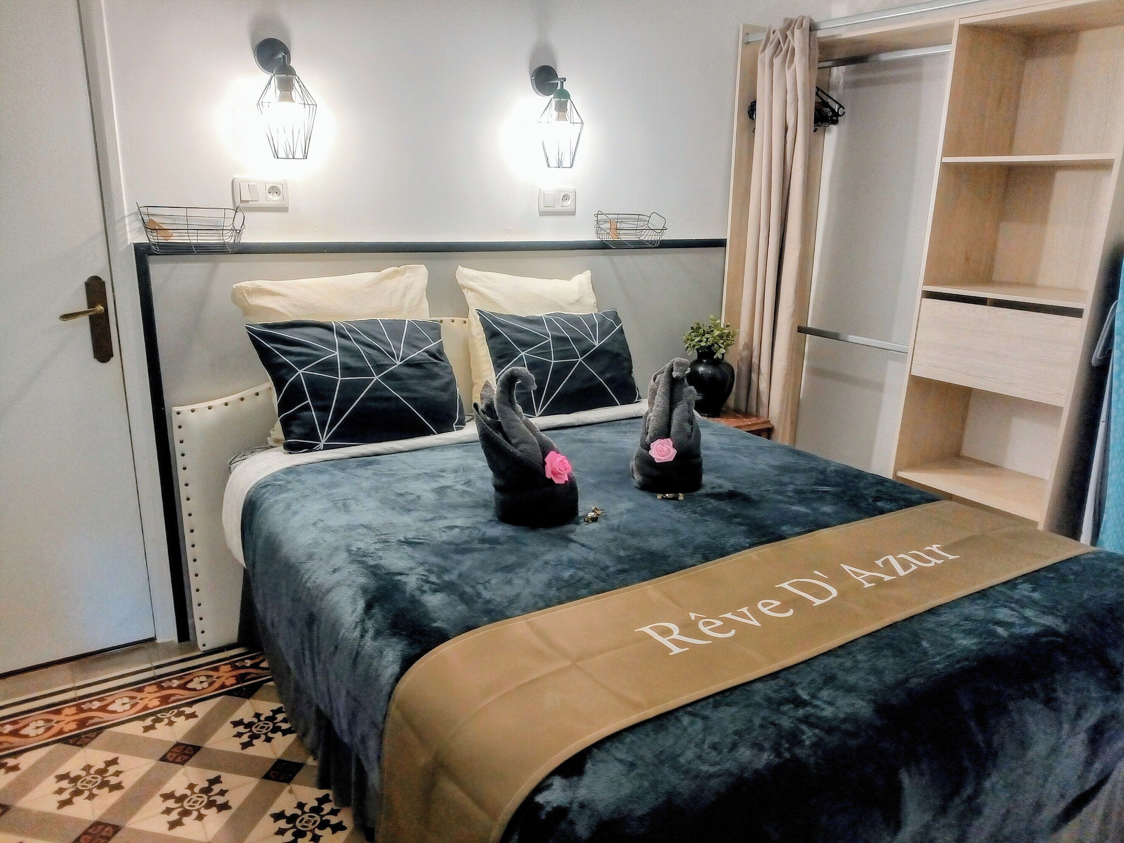 2 habitaciones, tabla de planchar con plancha y wifi gratis 
