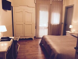 Comfort Room | Free WiFi, bed sheets - Hotel Volta (Padova)