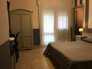 Comfort Room | Free WiFi, bed sheets - Hotel Volta (Padova)