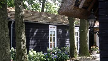 Comfort Double Room (Het Zadelhuis) | Premium bedding, pillowtop beds, individually decorated