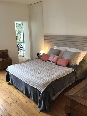 Suite, Pool View | Individually decorated, individually furnished, desk, soundproofing