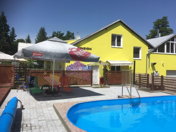 Piscina stagionale all'aperto