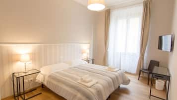 Superior Apartment, 3 Bedrooms | 3 bedrooms, iron/ironing board, cots/infant beds, free WiFi